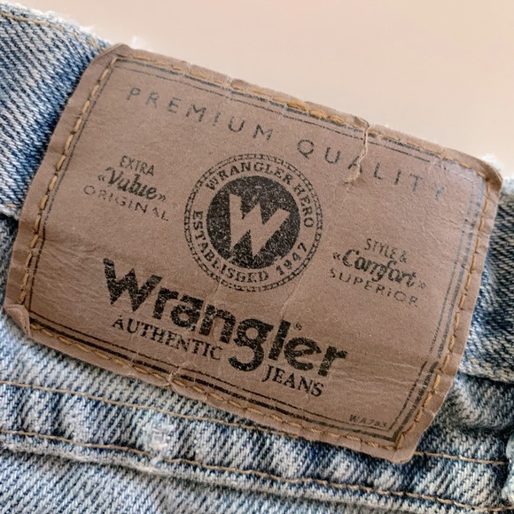 Wrangler 42X30 Mens Blue Jeans Light Wash. Straight Cut. Very Good Condition - Picture 2 of 12